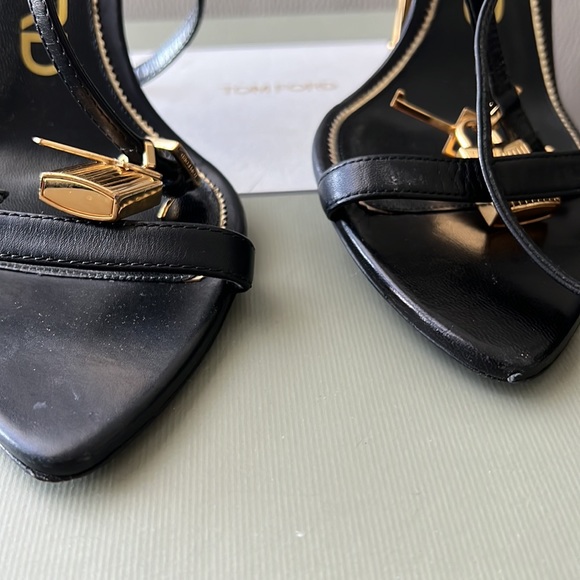 COPY - Authentic Tom Ford Padlock heels size 39.5 - Picture 5 of 10